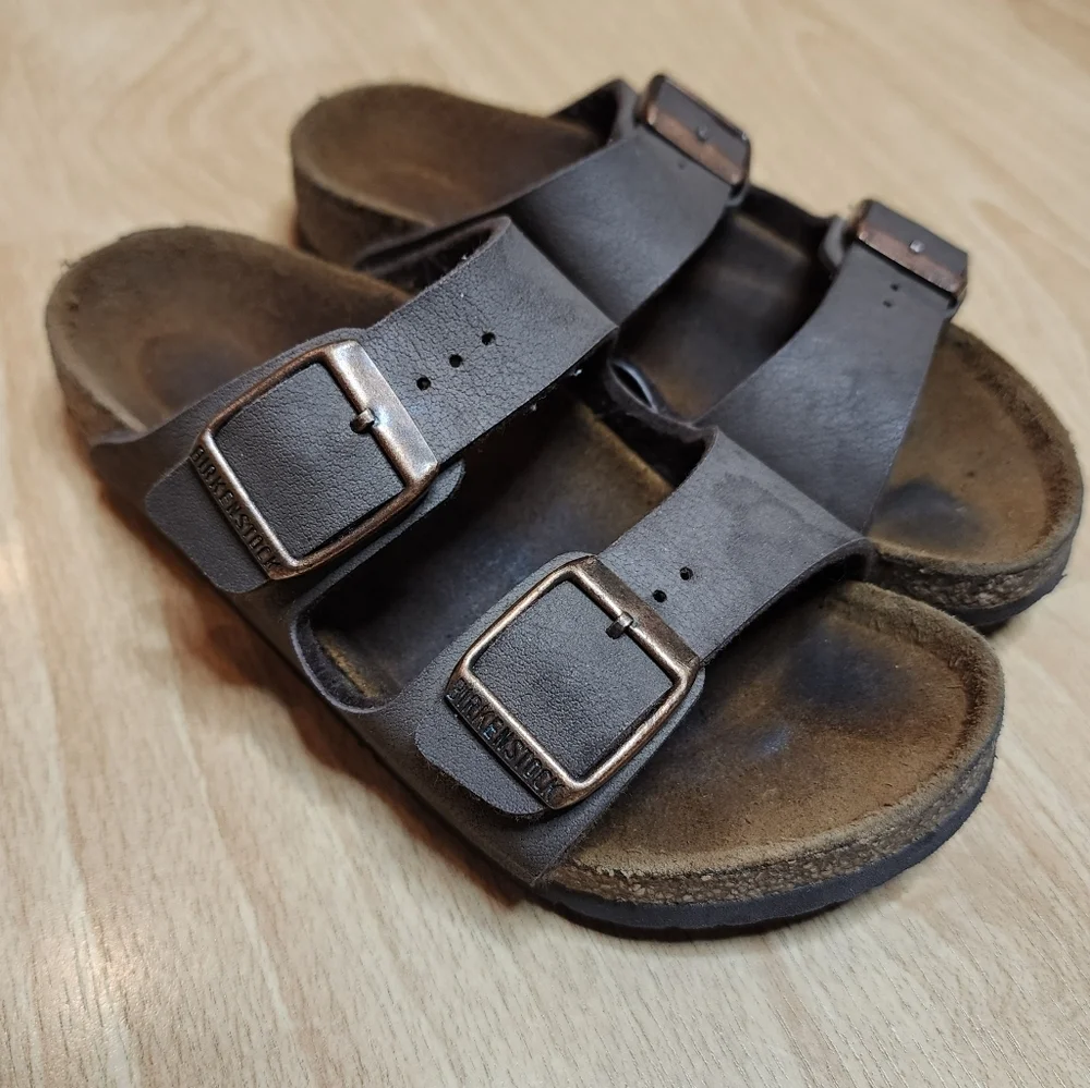 Birkenstock Arizona 2 Strap Brown Leather Sandals Kids size‎ 29 (11-11.5)